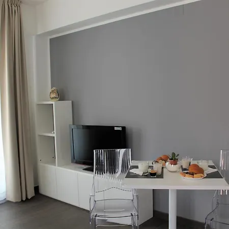 Pola Aparthotel *
