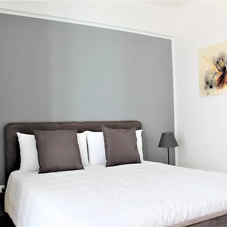 Pola Aparthotel *